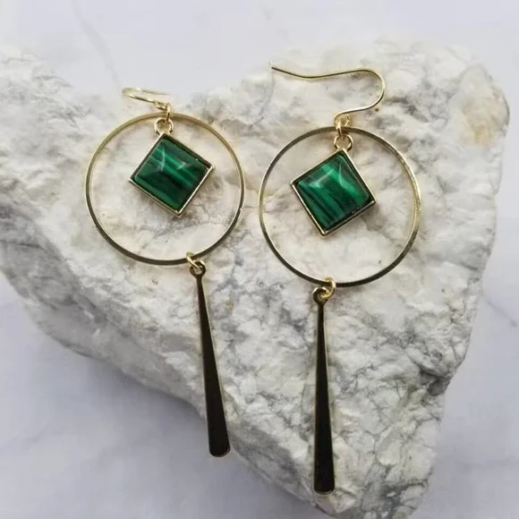 Green Stone Long Paddle Circle Dangle Earrings - Picture 2 of 2